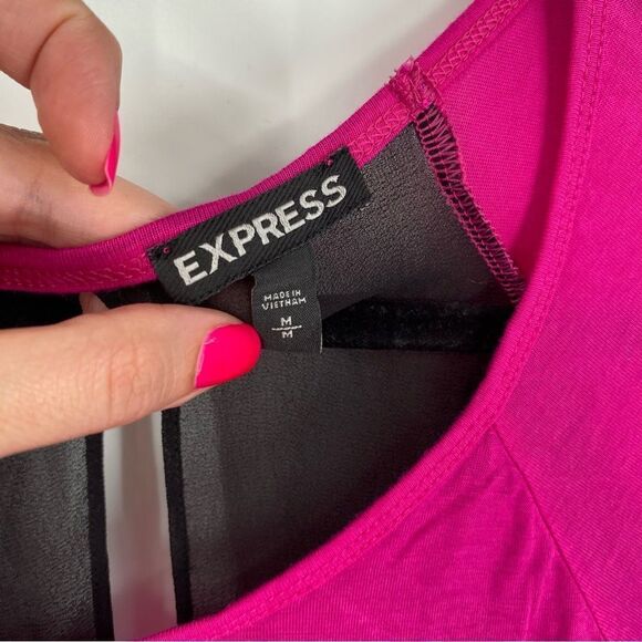 Express Women’s Scoop Neck Short Sleeve Bright Pink Shirt size M - Picture 2 of 3
